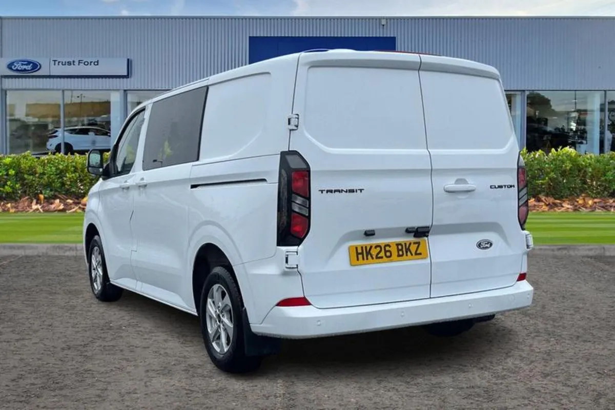 Ford Transit Custom 320 Limited L1 SWB Double Cab - Image 2