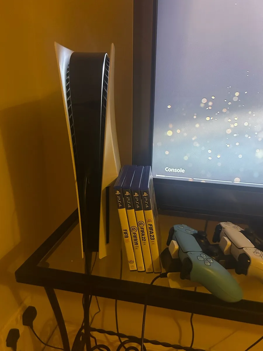 PS5 Disc Drive Edition with two controllers - Image 2