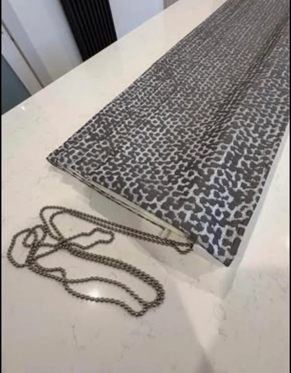 Roman Blind - Image 1