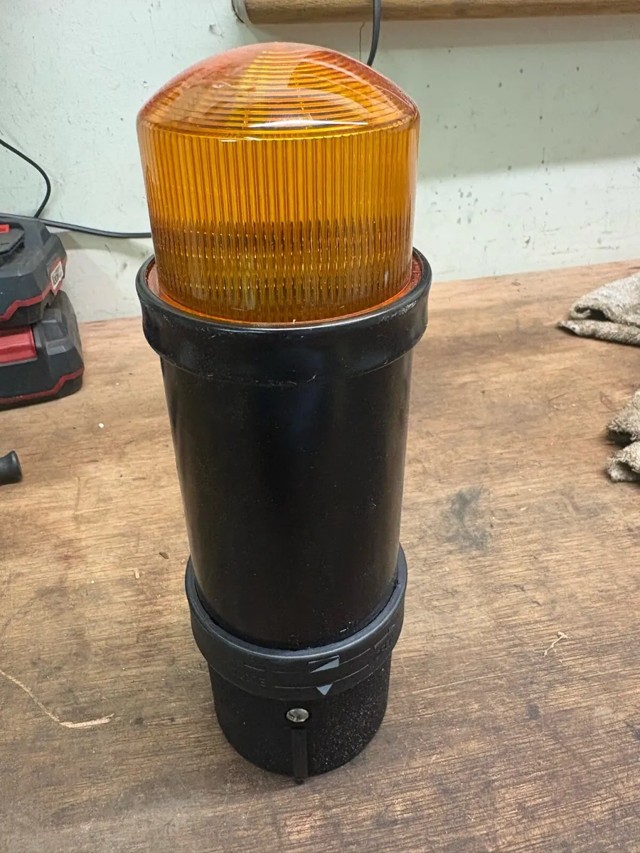 Schneider beacon - Image 1