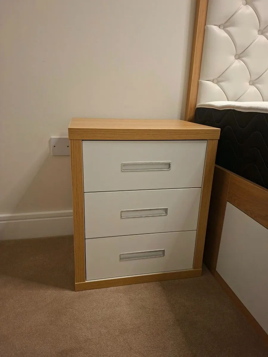 2 New & Unused Bedroom Sets – Double & King-Size – - Image 3