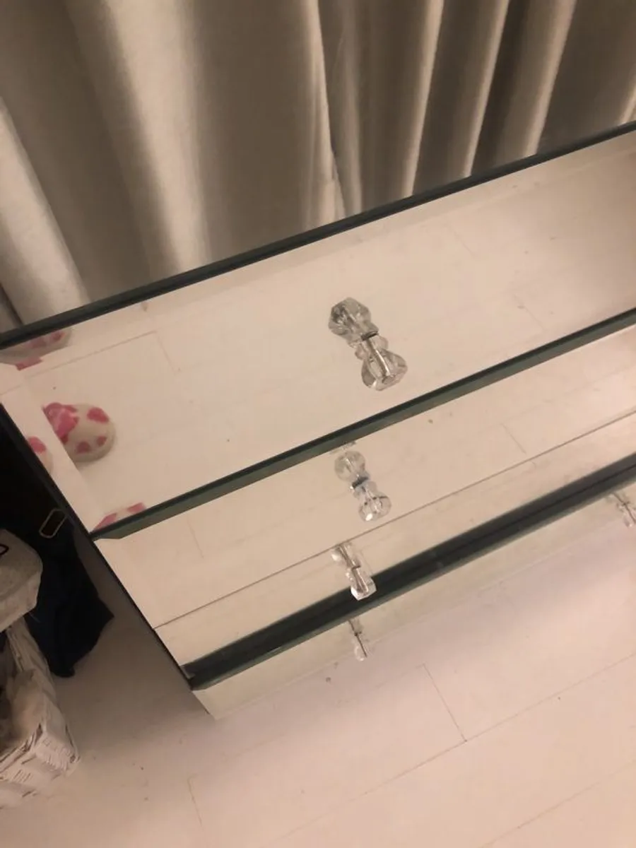 chest of drawers - Image 3