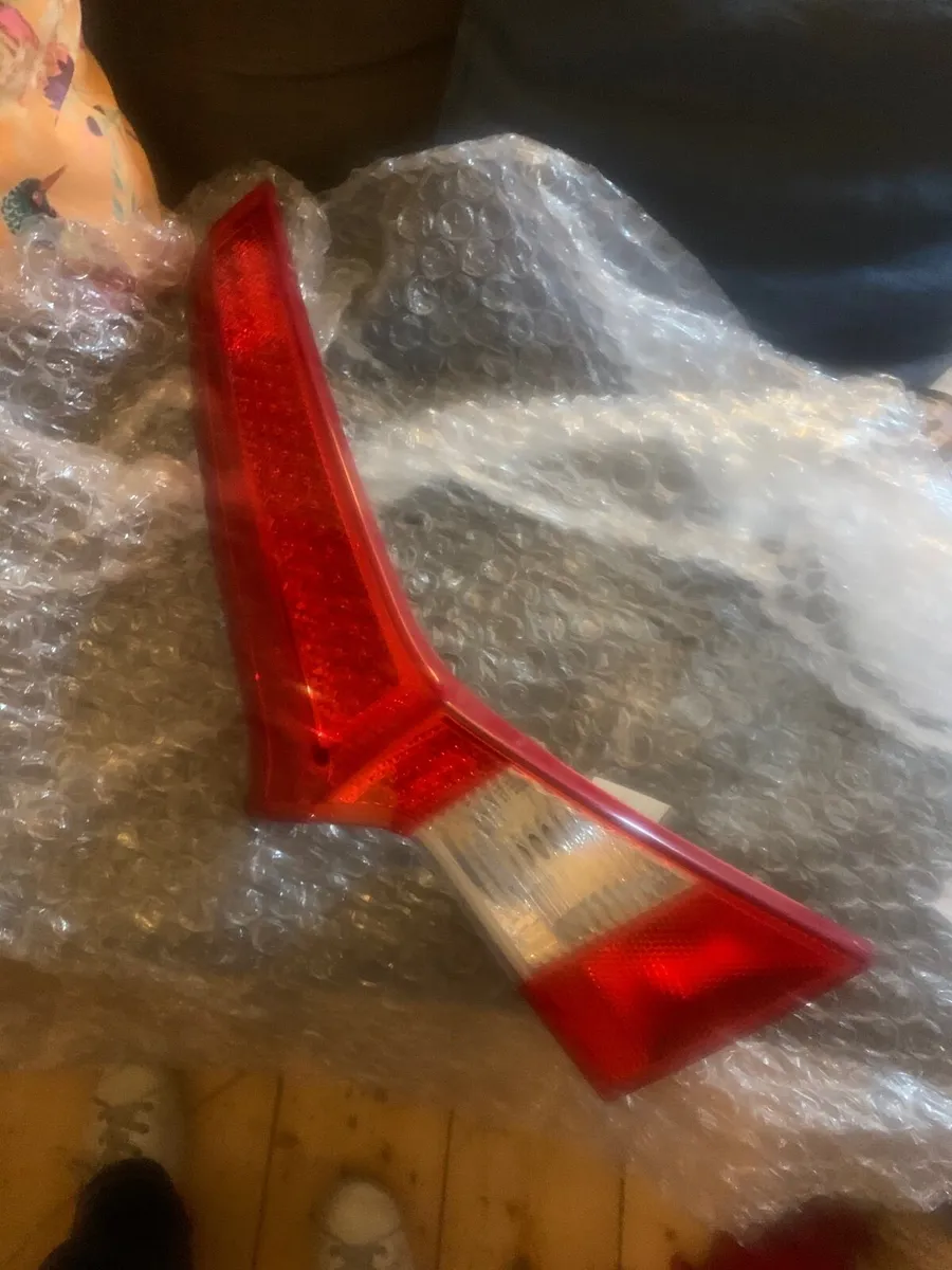 Volvo V70 L 2016 Taillight L Taillight 31395068 - Image 1