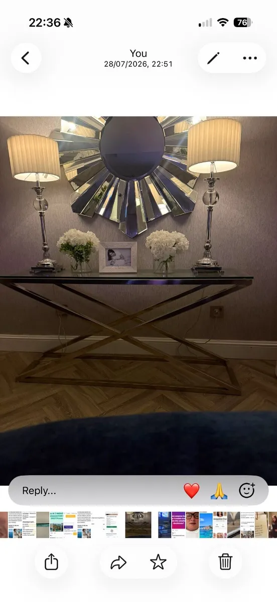 Table, mirror and lamps - Image 2