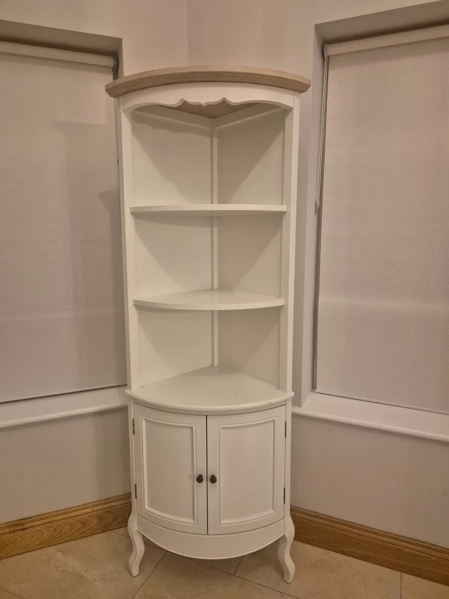 Cabinet - Image 1