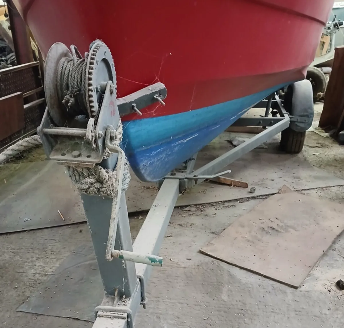 Boat and trailer - Image 2
