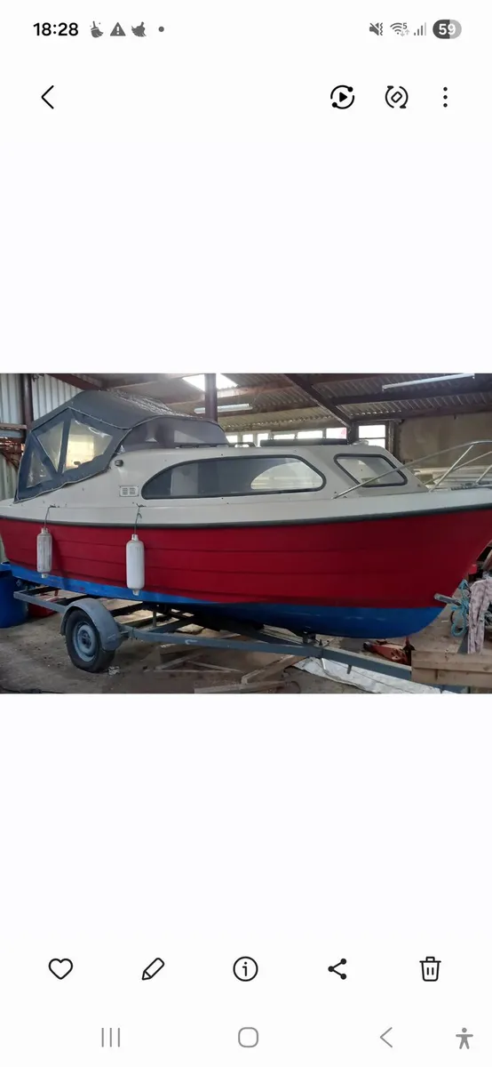 Boat and trailer - Image 1
