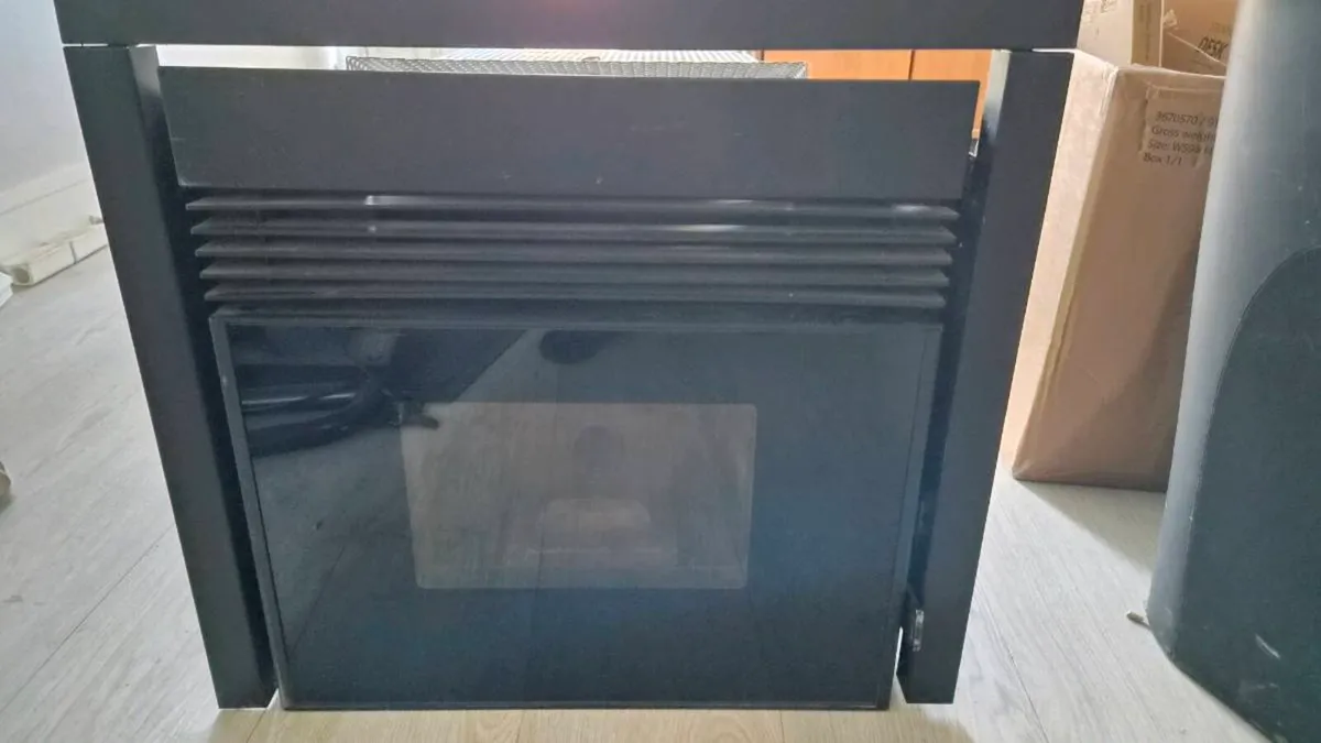 Cerino Pellet Stove - Image 1