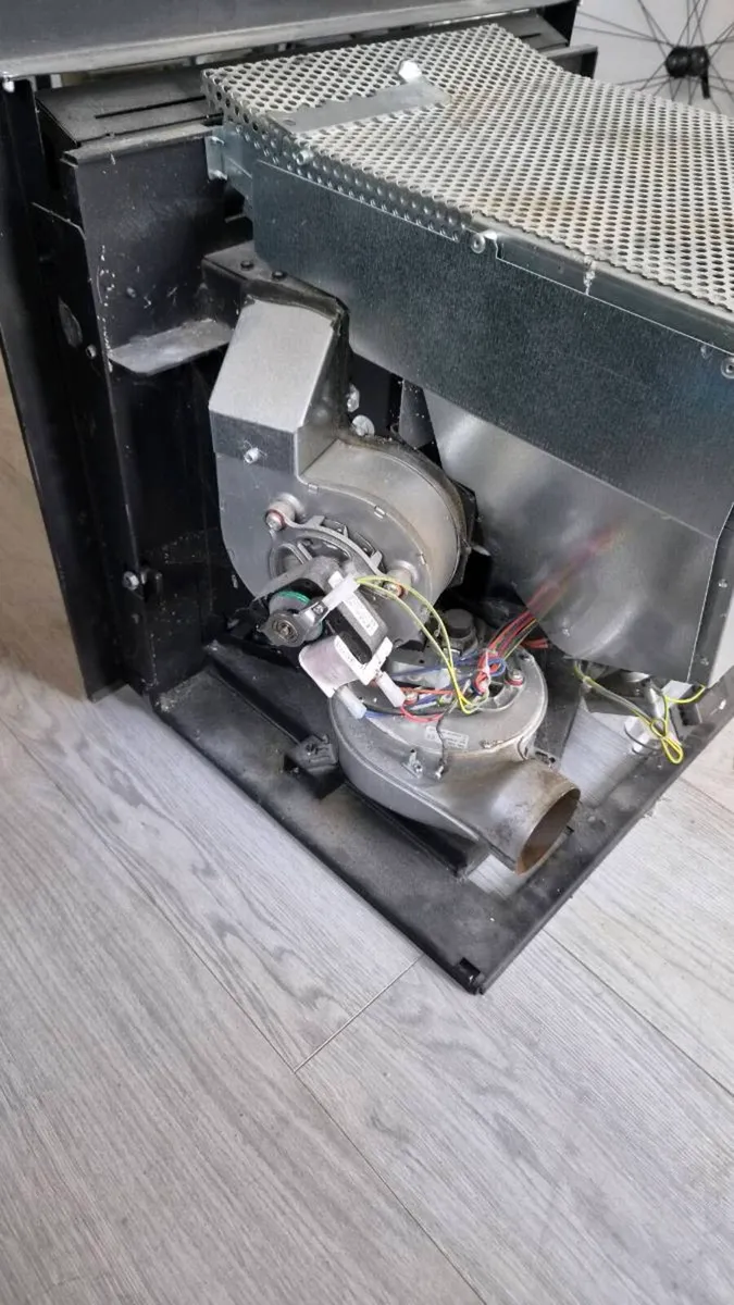 Cerino Pellet Stove - Image 4