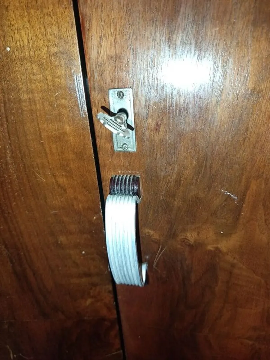 Wardrobe - Image 4