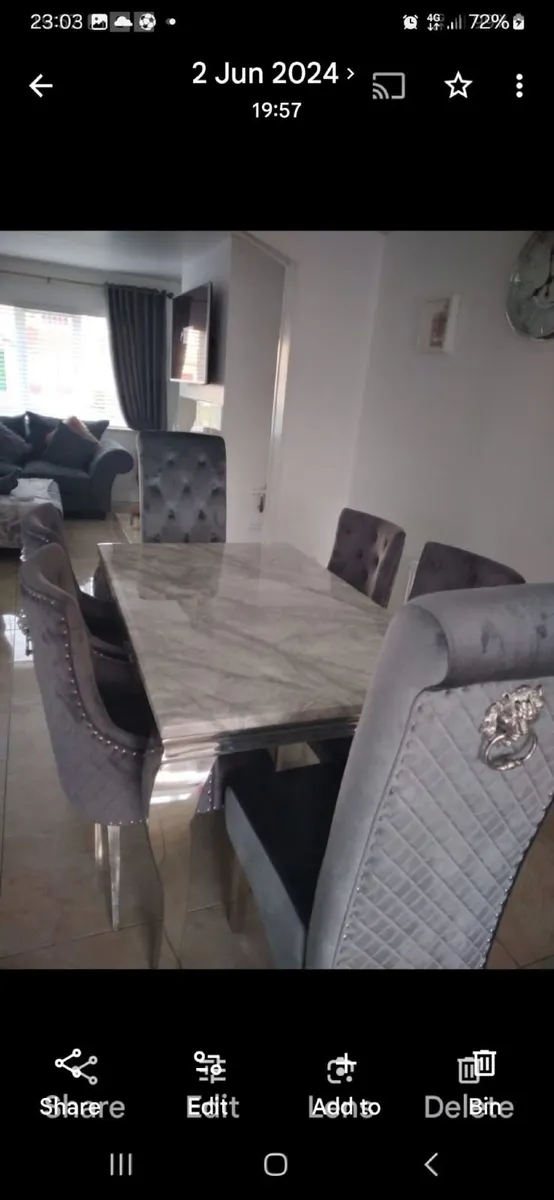 Kitchen table and chairs - Image 1
