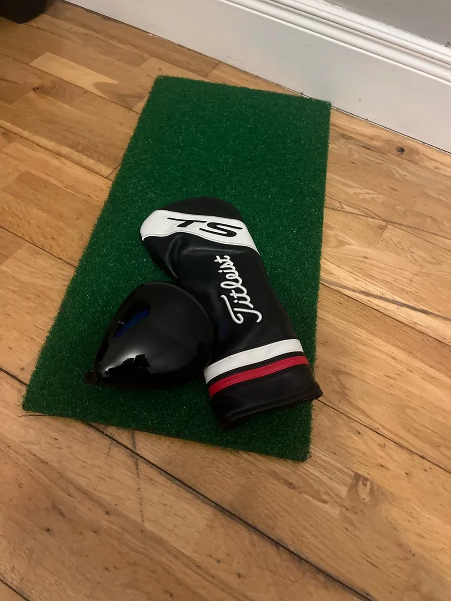 Titleist Tsi3 9 degree Driver Head ( Head Only) - Image 1