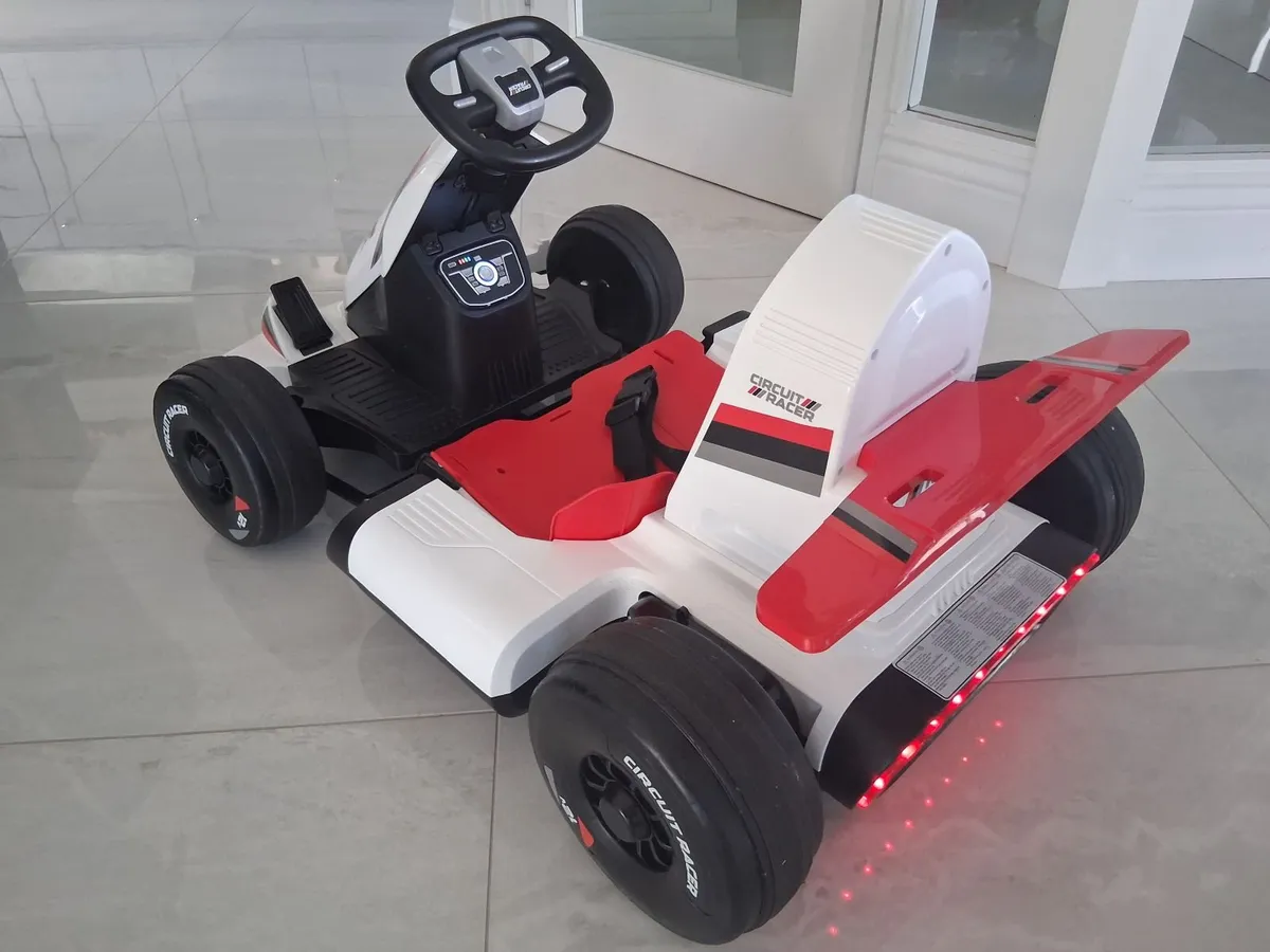 Kids Circuit Racer 12V go kart - Image 3