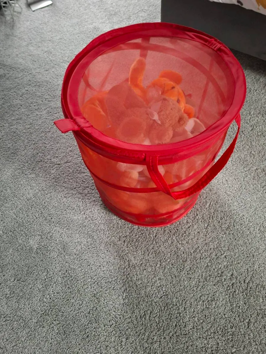 Teddy bears and storage - Image 1