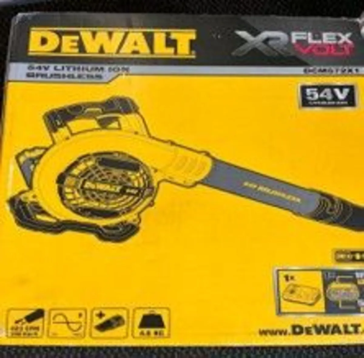 Dewalt cordless leaf blower - Image 1