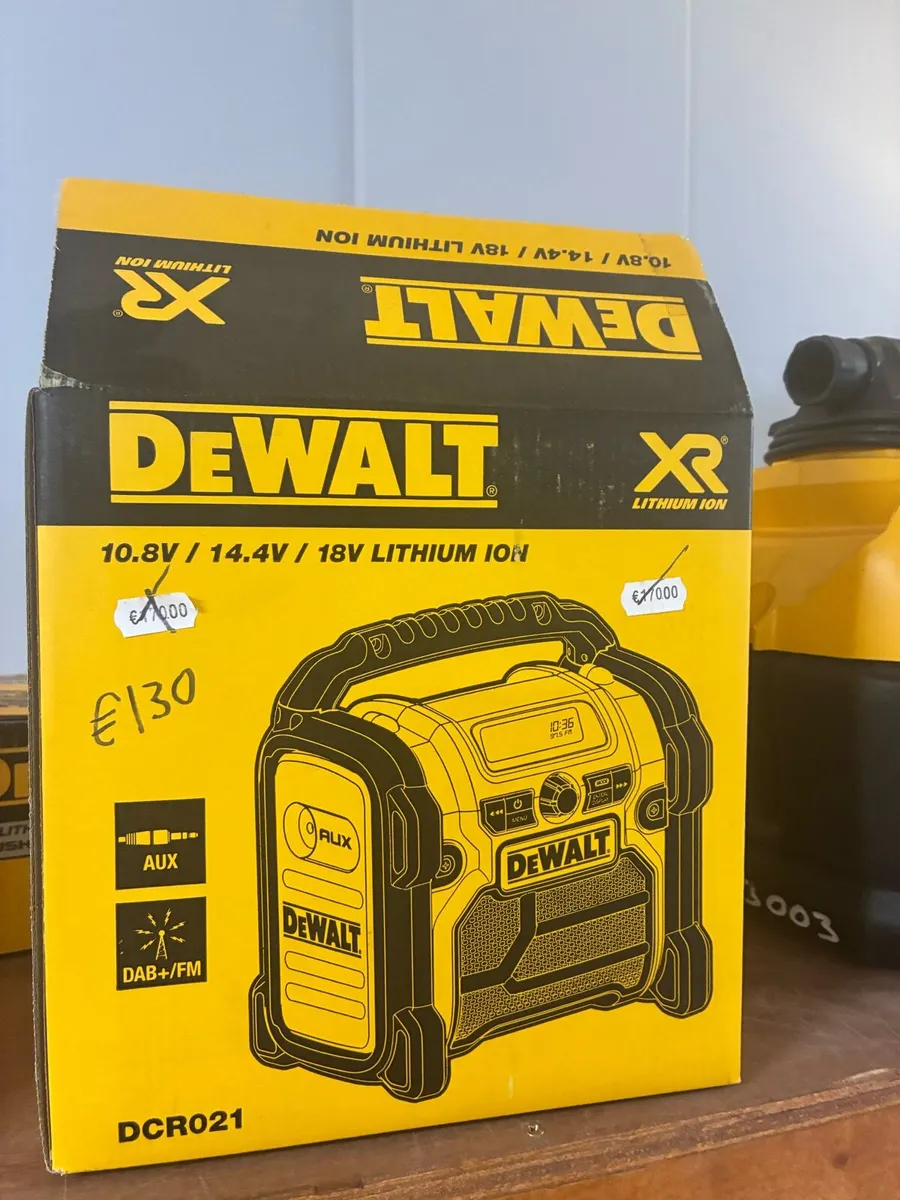 Dewalt Radio - Image 1