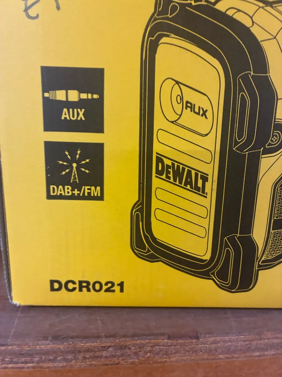Dewalt Radio - Image 3