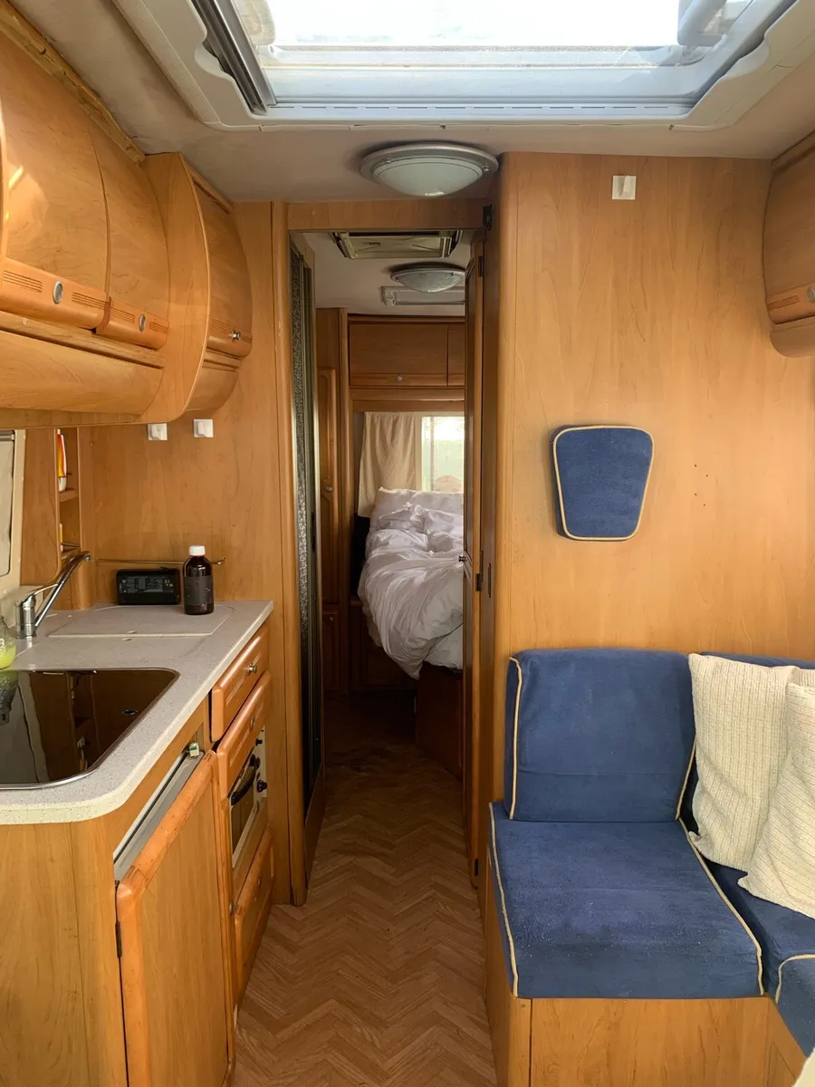 Camper - Image 1