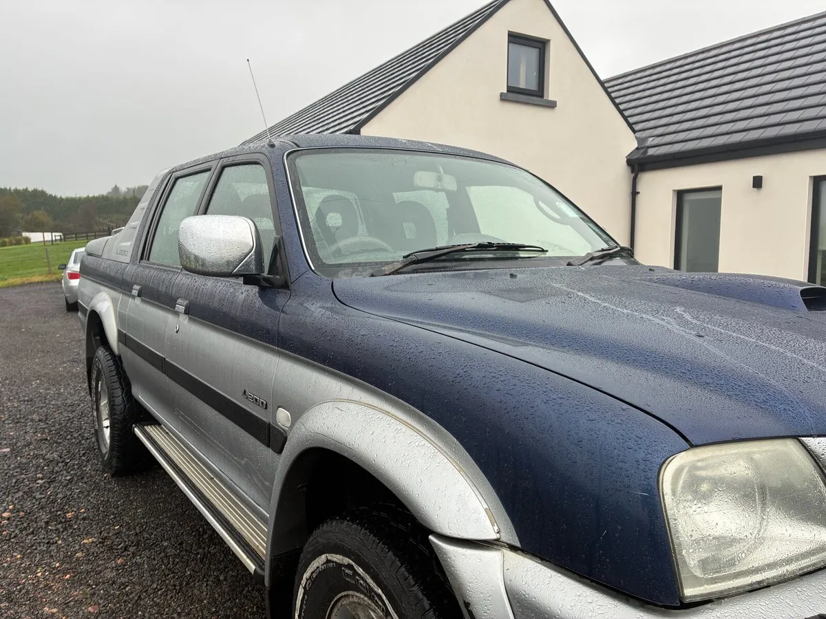 2003 Mitsubishi L200 (Like new) - Image 2