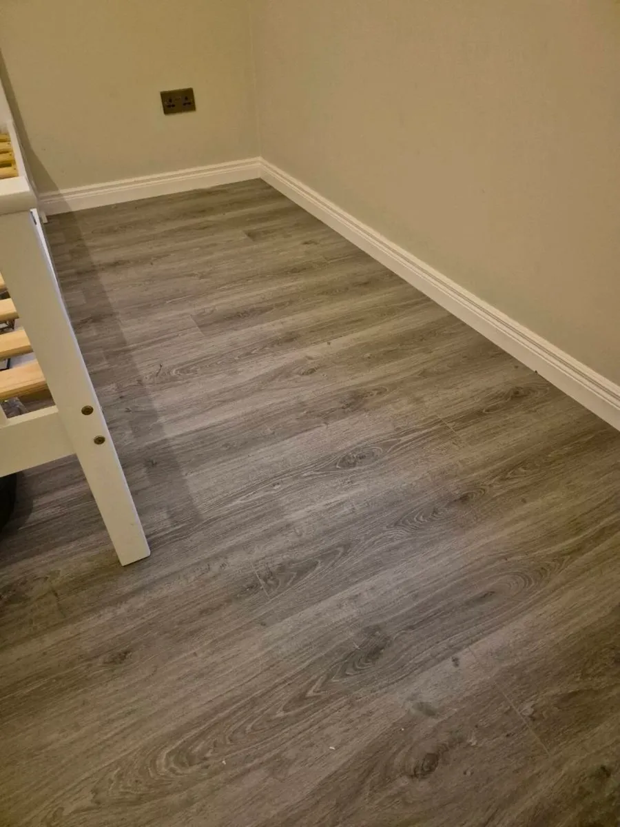FREE Laminate Floor Grey FREE - Image 2