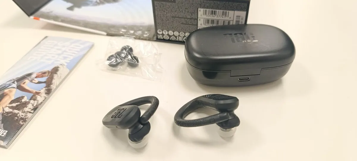 JBL Endurance Peak II True Wireless Headphones - Image 4
