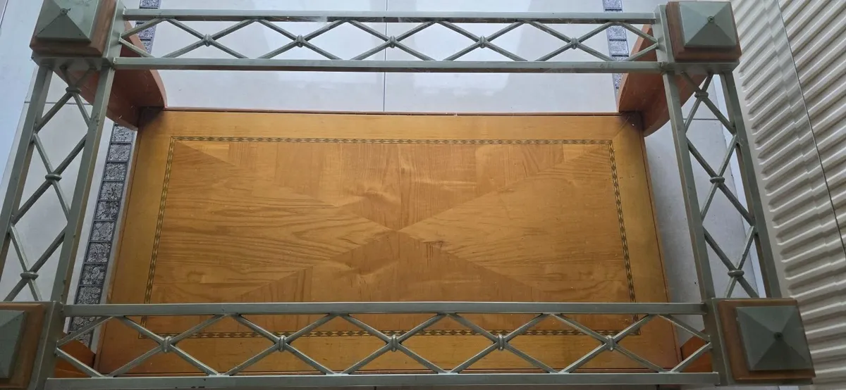 Glass top coffee table - Image 1