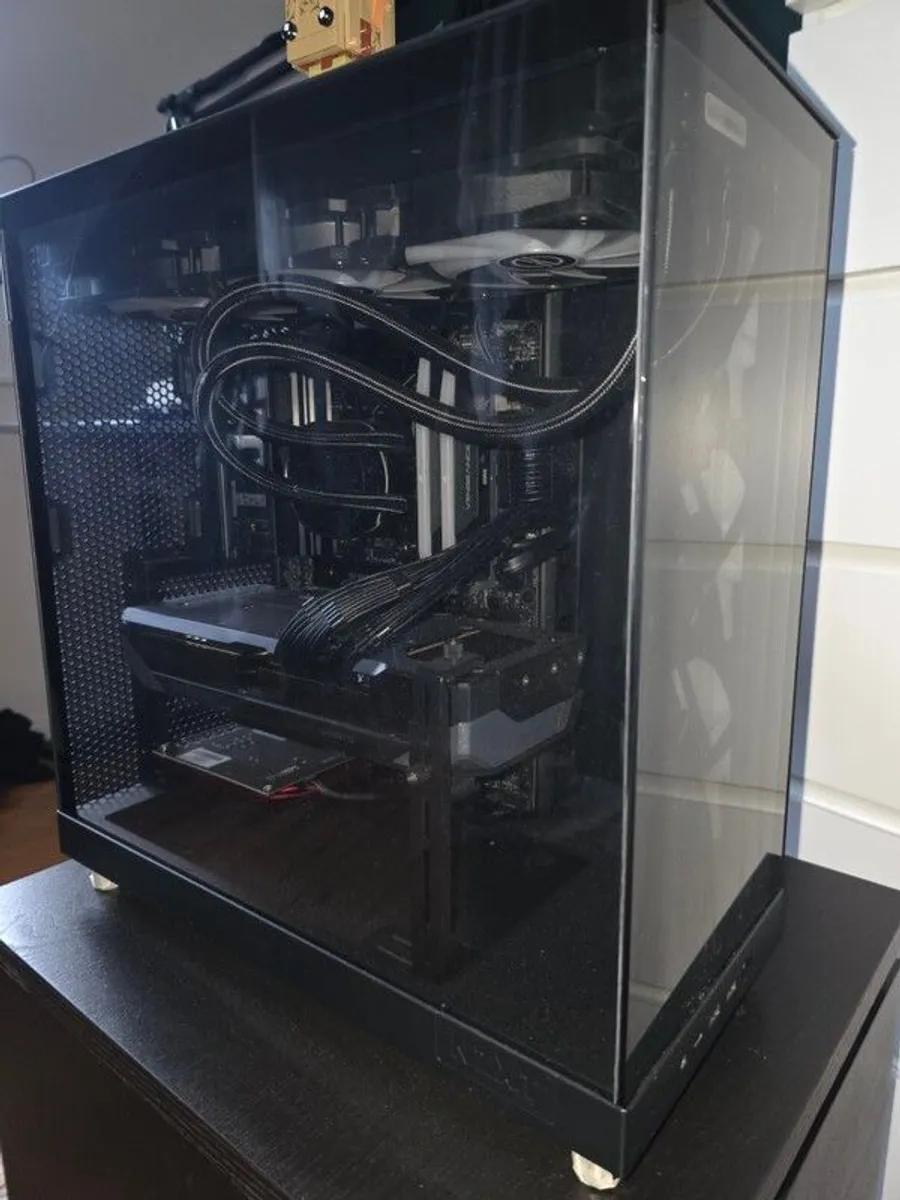 High End Gaming Pc  Rx 9070 Xt 16gb - Image 1