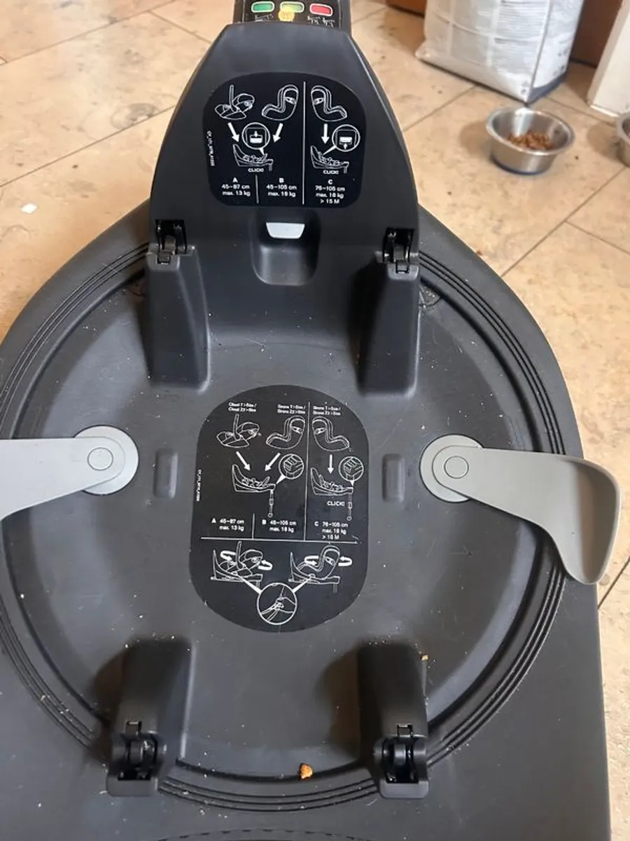 Cybex Base T - Isofix rotating base - Image 1