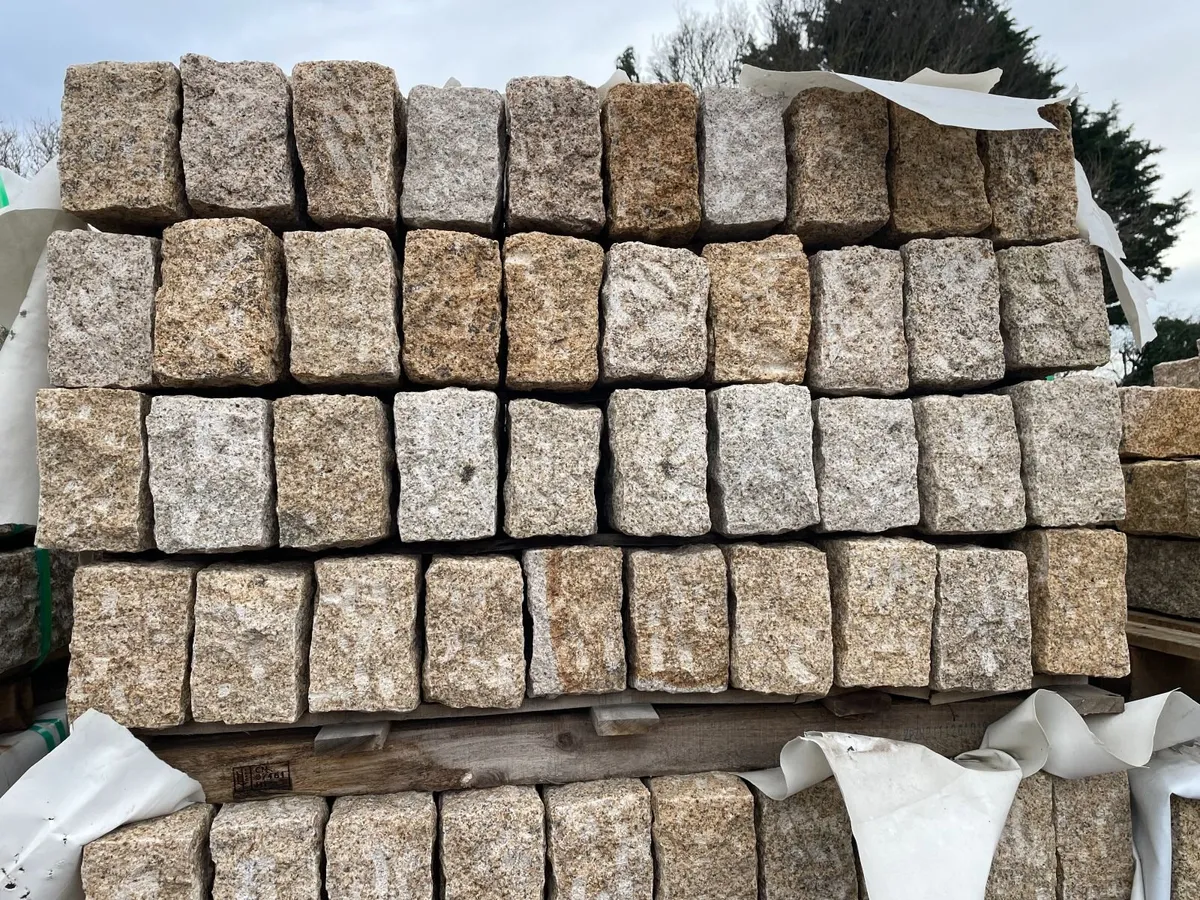 Granite Kerbs Brown 100x150x1000 - Image 3