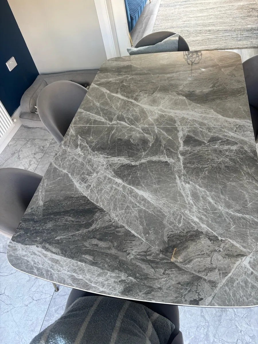 Kitchen table - Image 4