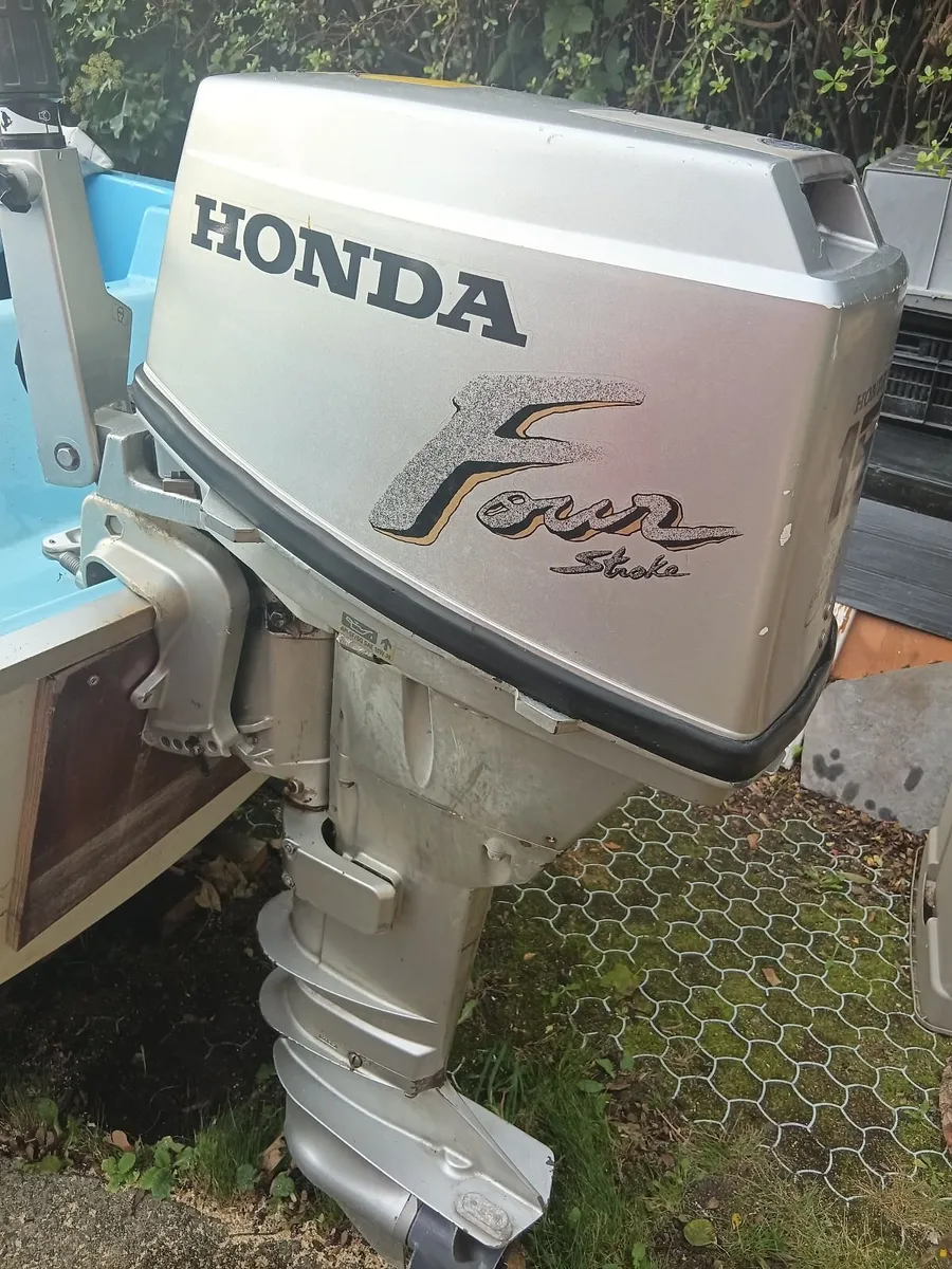 Honda 15HP 4-Stroke Outboard Motor - Image 1