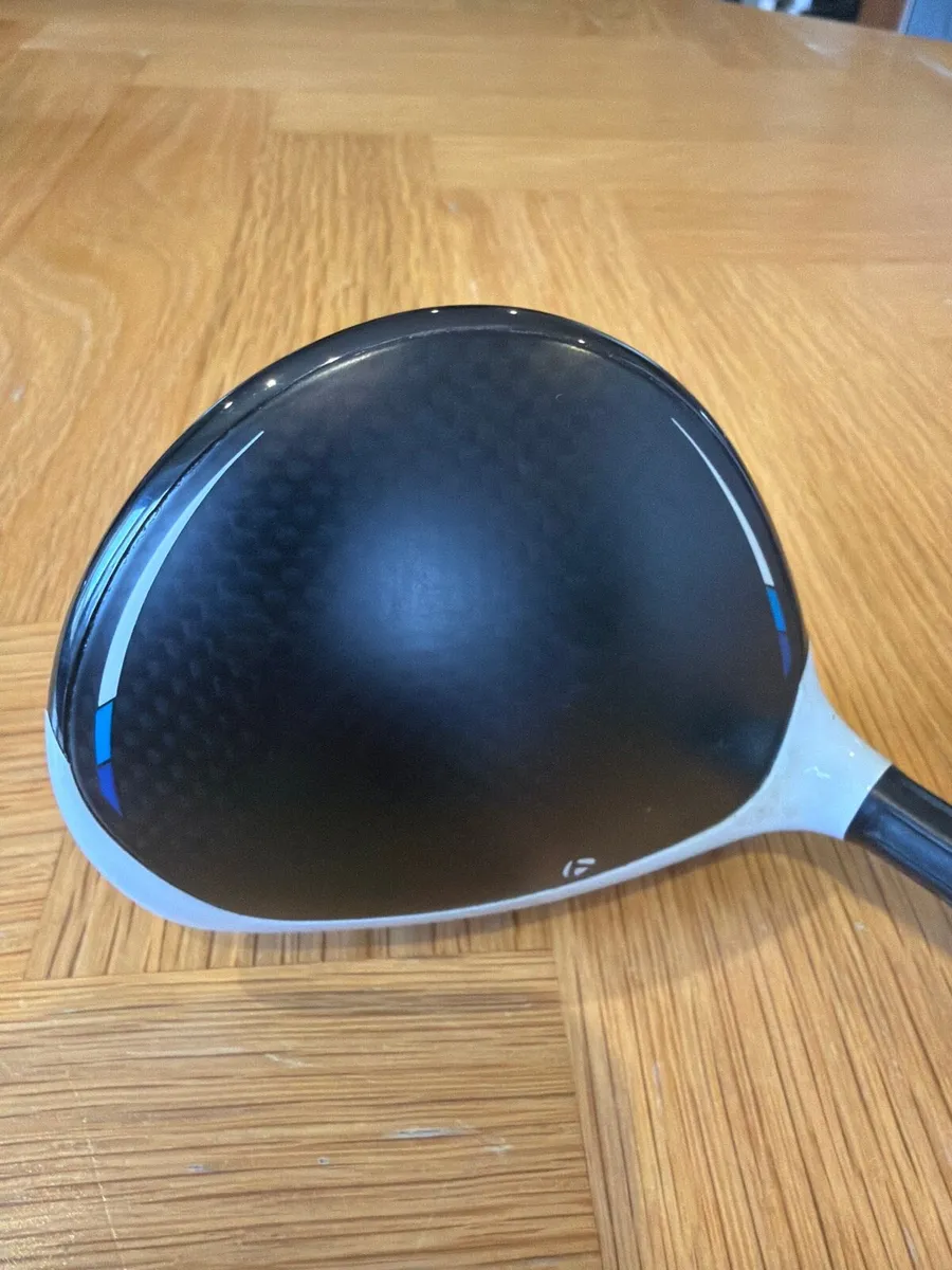 Taylor made 5 wood sim2max golf club - Image 2