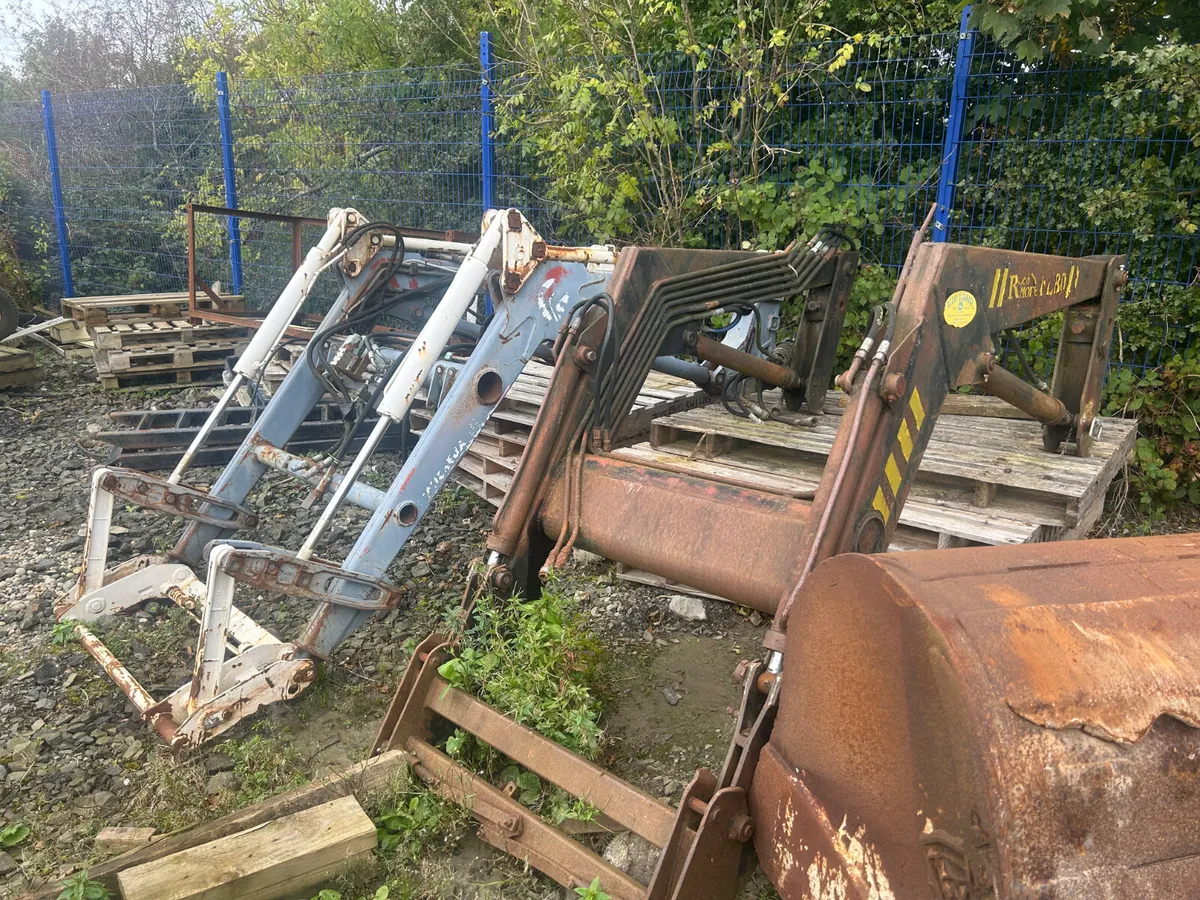 Front Loaders to Suit MF 390 - Image 2
