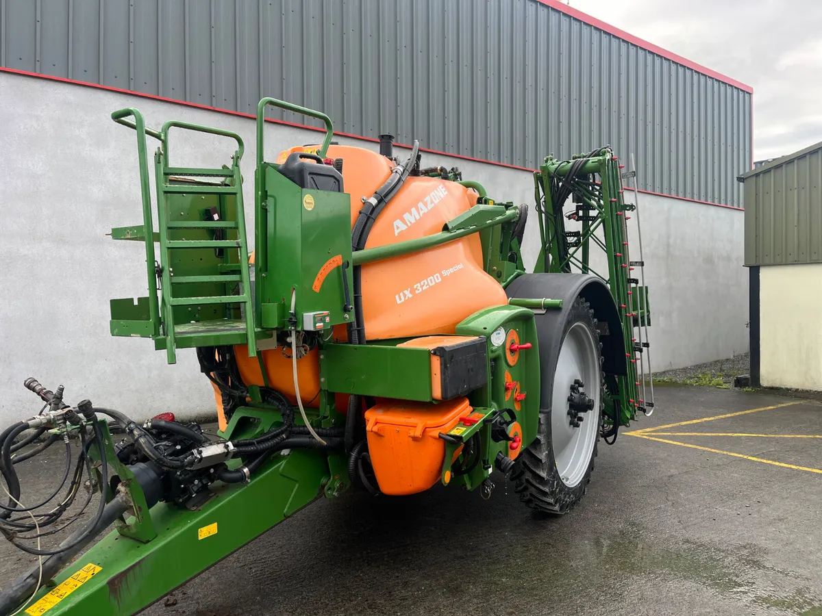 Amazone sprayer trailed - Image 3