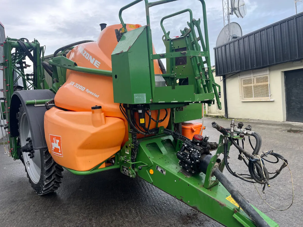 Amazone sprayer trailed - Image 4