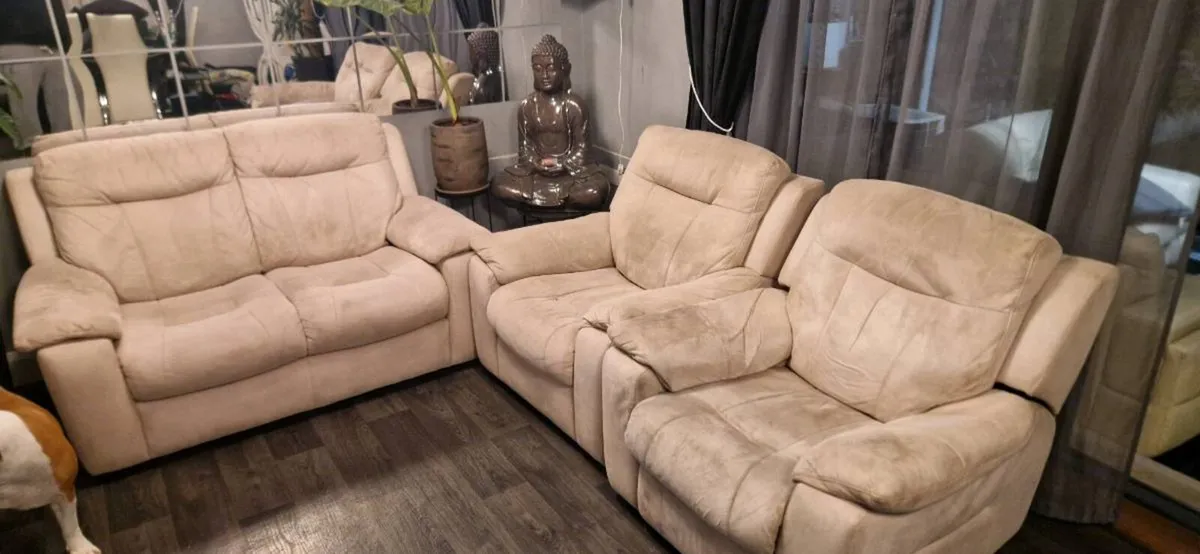 FREE Suede leather 2+1+1electric recliner - Image 1