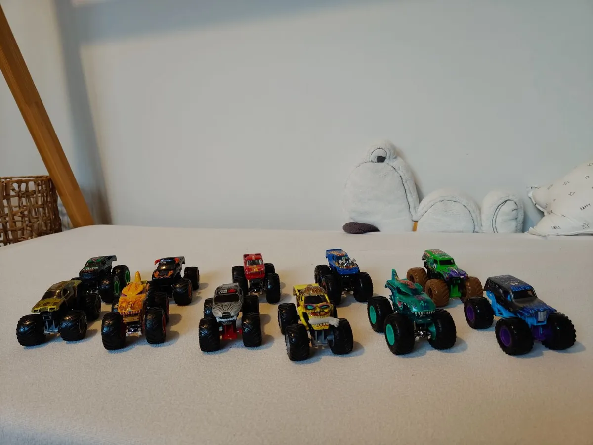 Monster Jam 1:64 Truck - Image 1