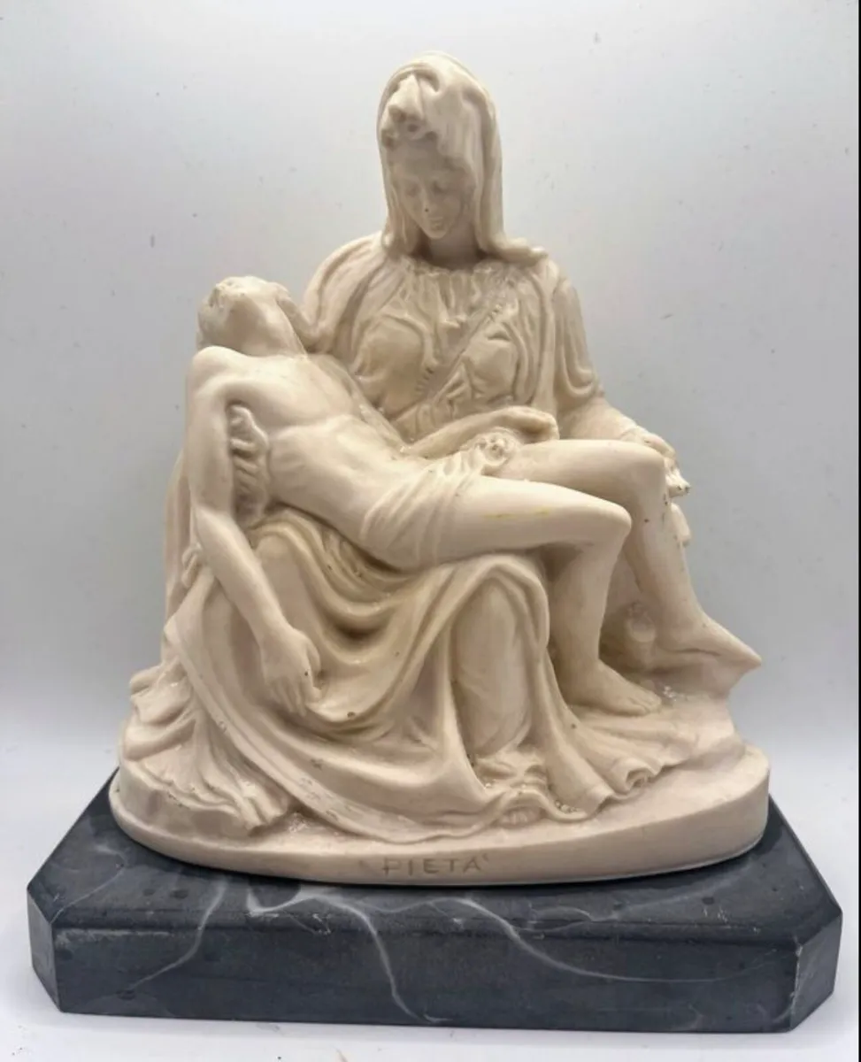 Antique sculpture - Image 1