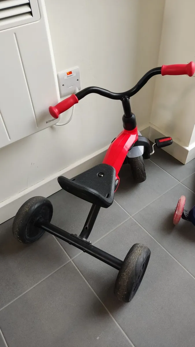 QPlay Elite Pro 2-in-1 Trike with Push Bar Black - Image 3