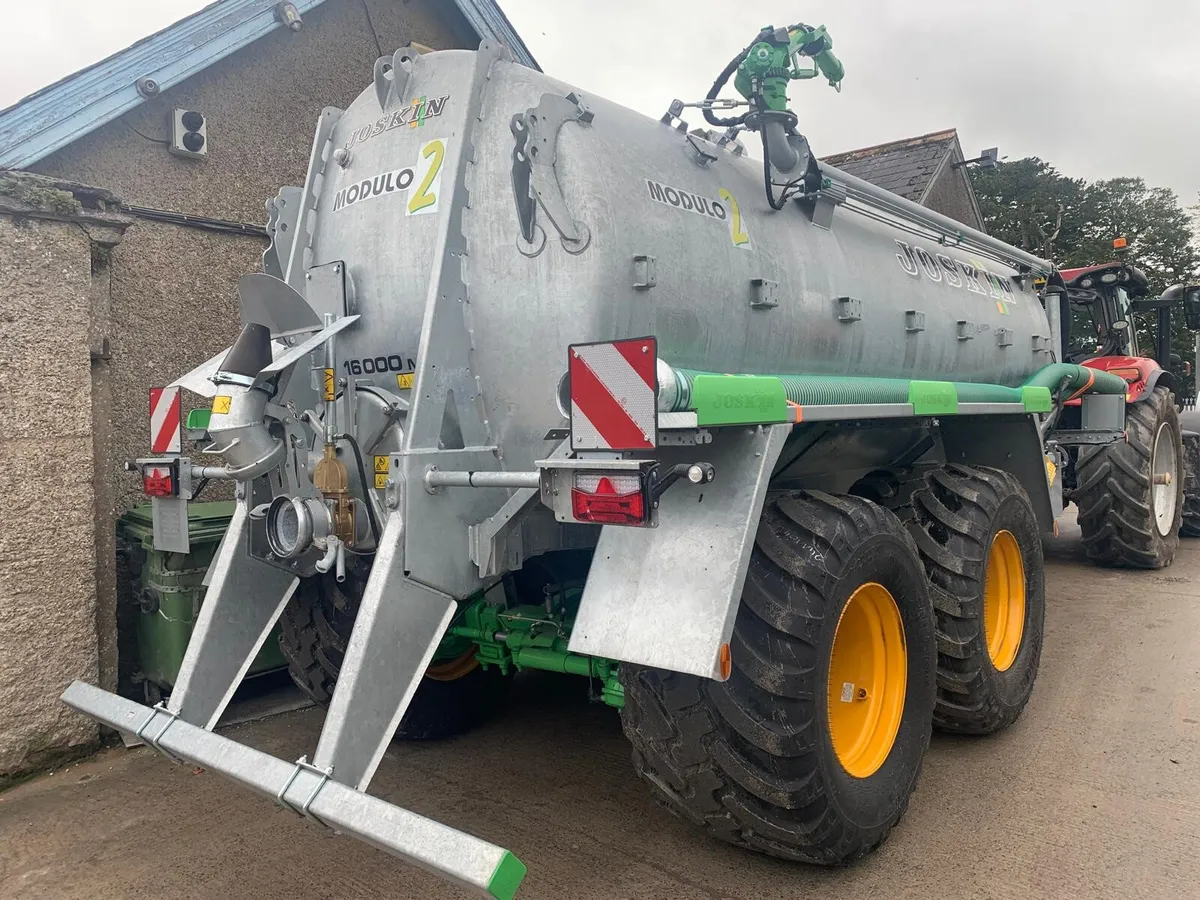 JOSKIN 3500, 750 X 26.5 TYRES - Image 3
