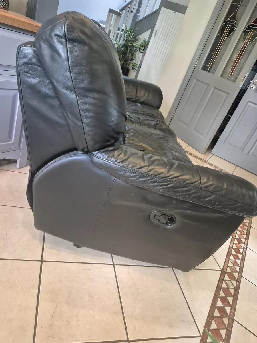 3 Seater Reclining Leather Couch - Image 4
