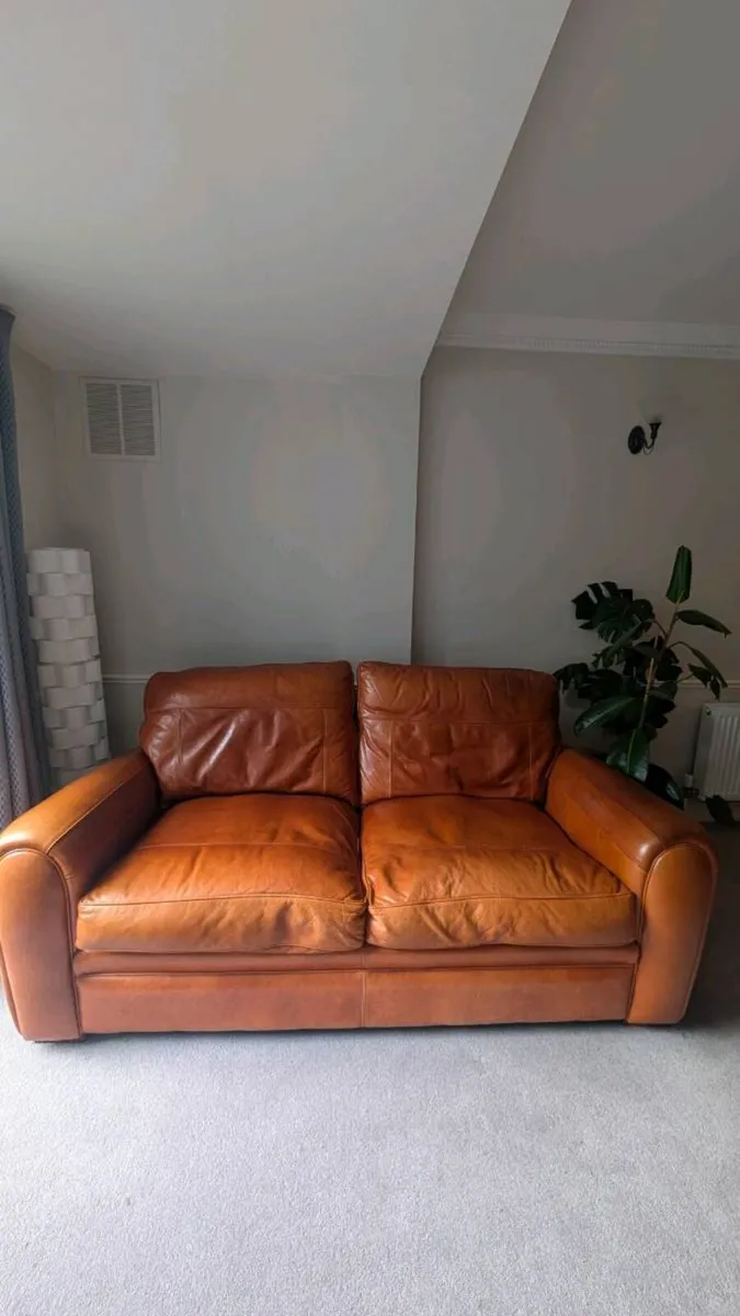 3 seater tan leather sofa - Image 1