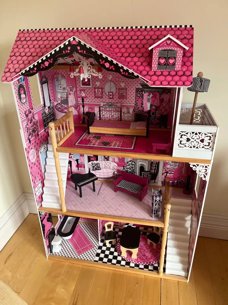 Dolls house - Image 1