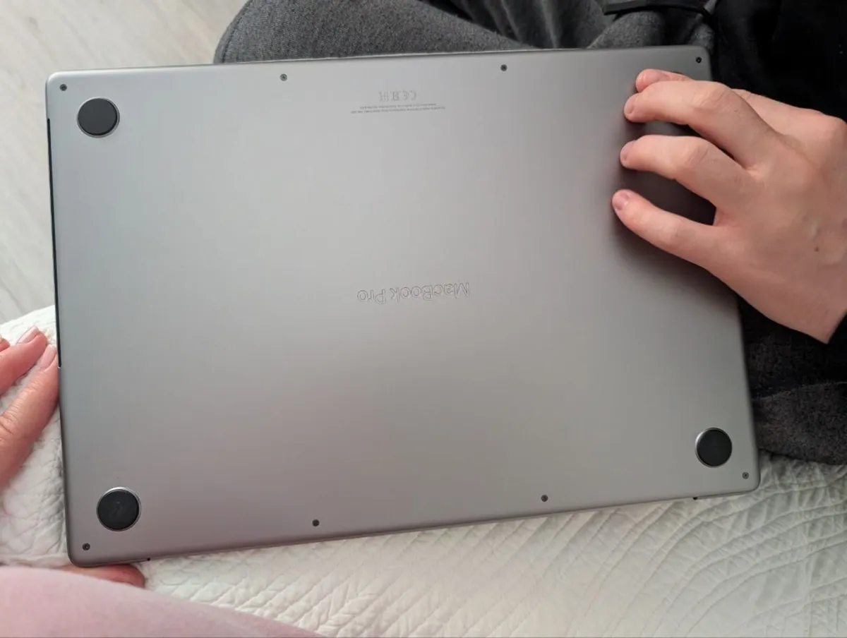 MacBook Pro 16" - Image 3