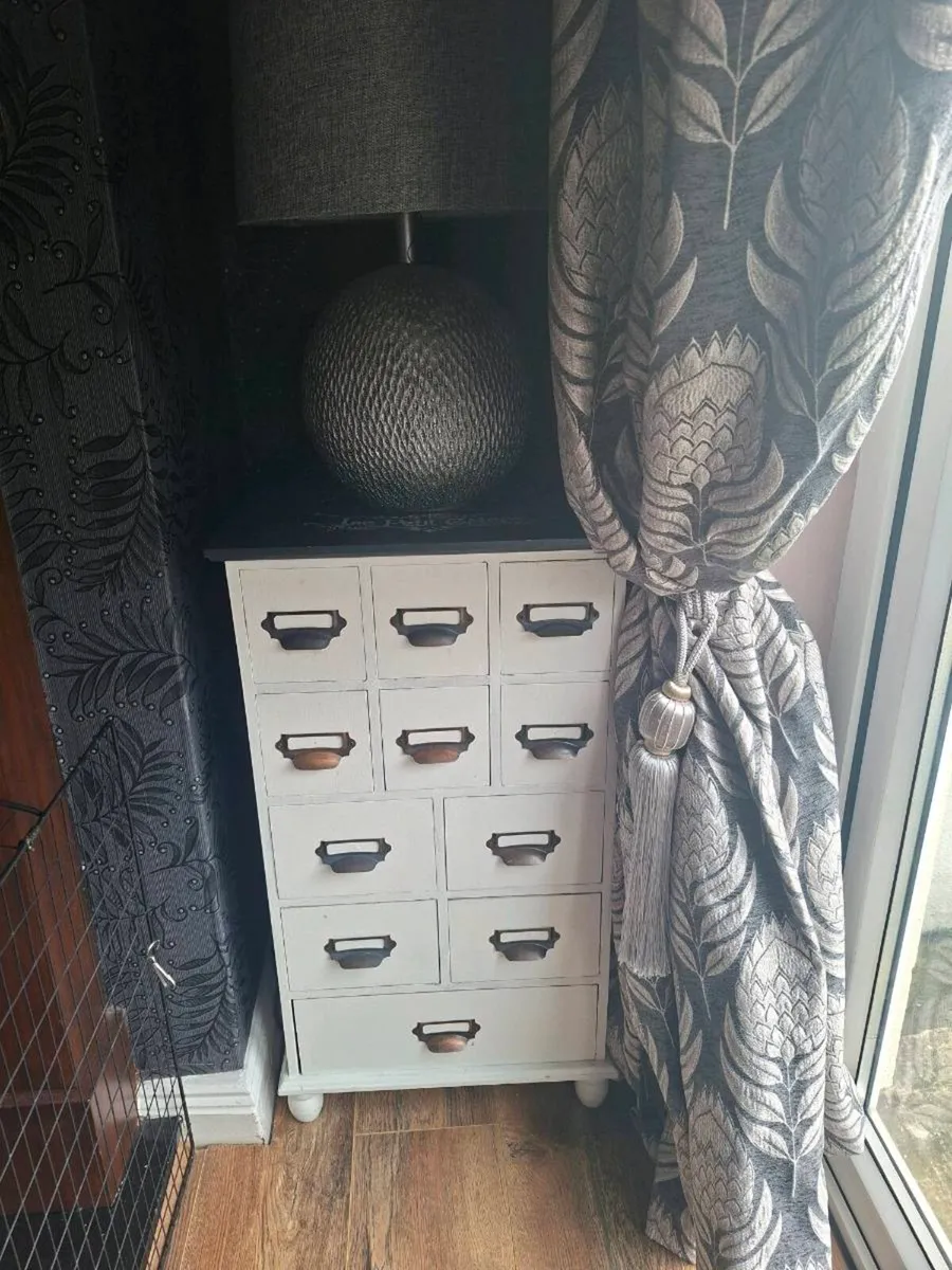Antique chest drawers - Image 1