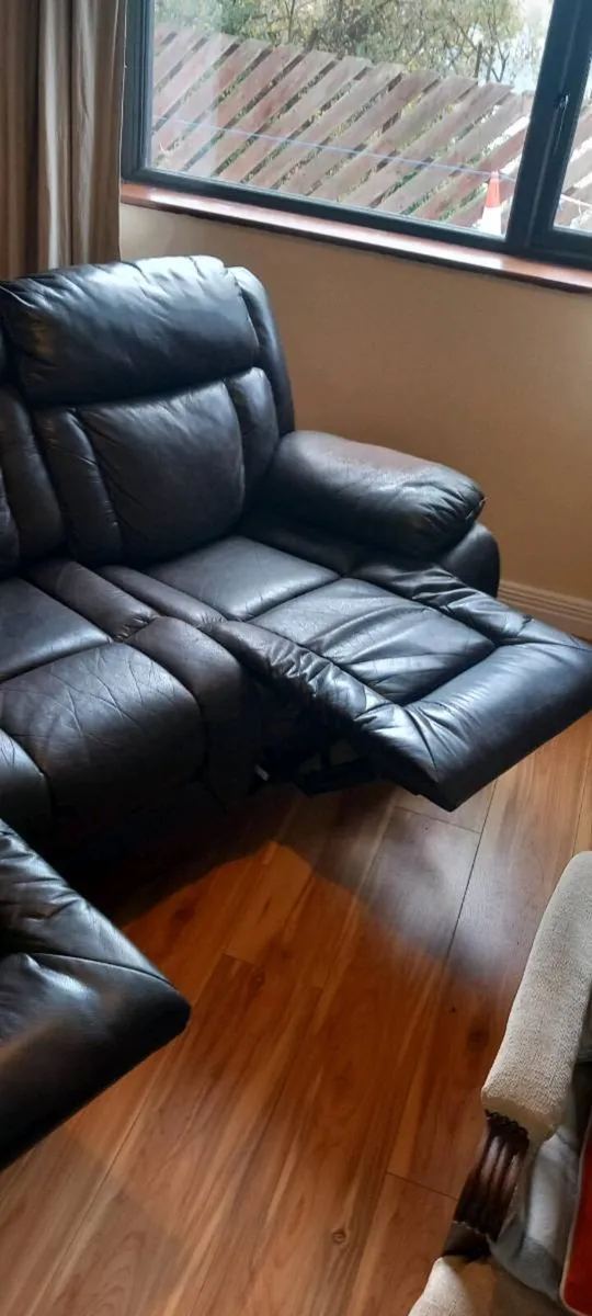 3-seater Leather Couch. - Image 3
