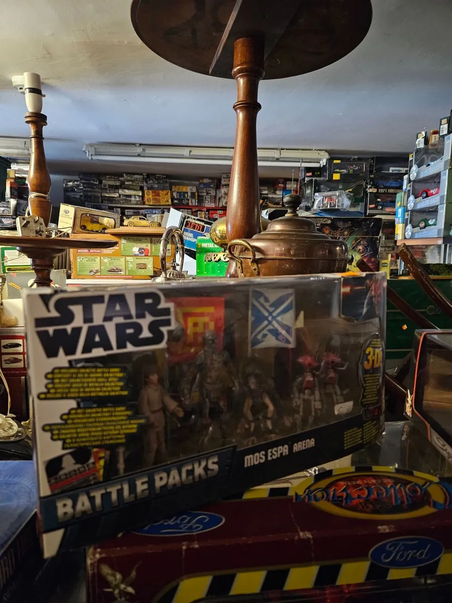 Star Wars Mos Espa Arena Pit Droids - Image 1