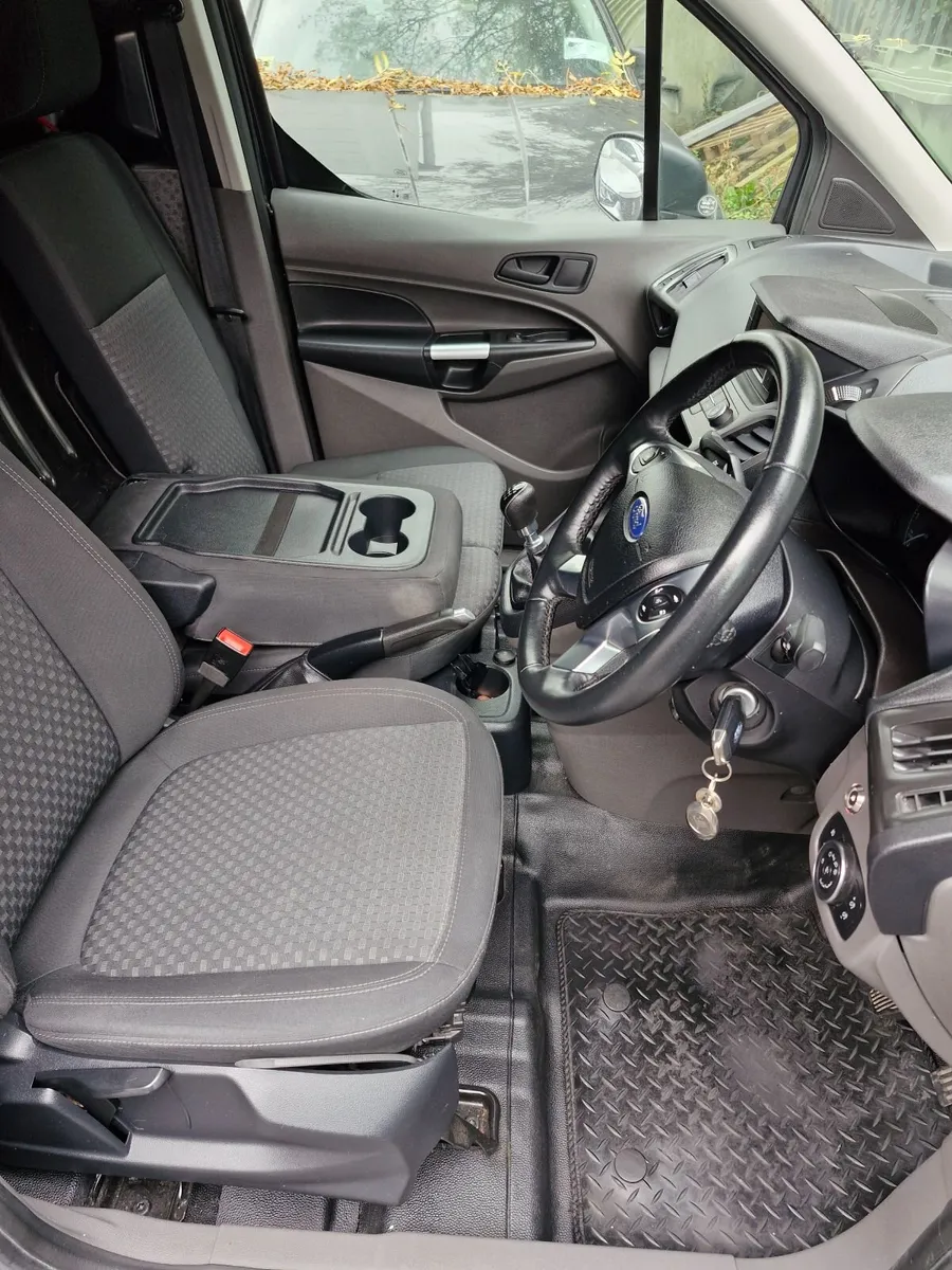 Ford Transit Connect 2022 LWB no VAT - Image 4
