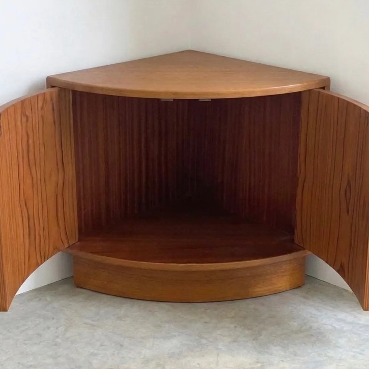 Vintage G Plan Mid Century Teak Corner Cabinet - Image 2