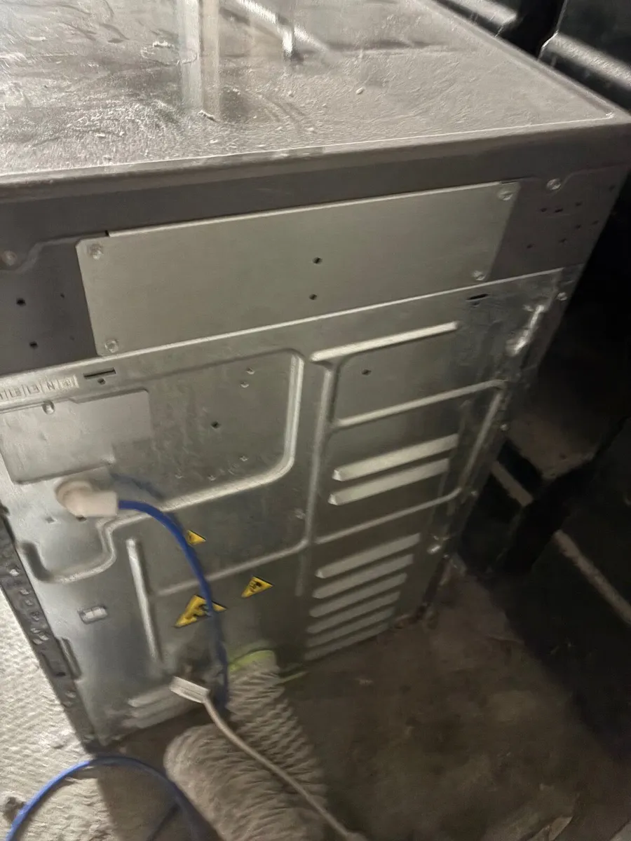 Large clothing dryer - Image 1
